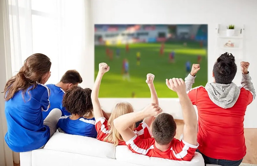 投屏看世界杯，超大视野，更爽更过瘾！