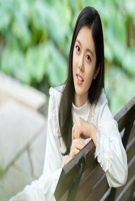 女人的倾倒/La minorenne